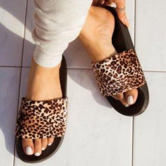 Leopard Slides - Picture 5 of 5
